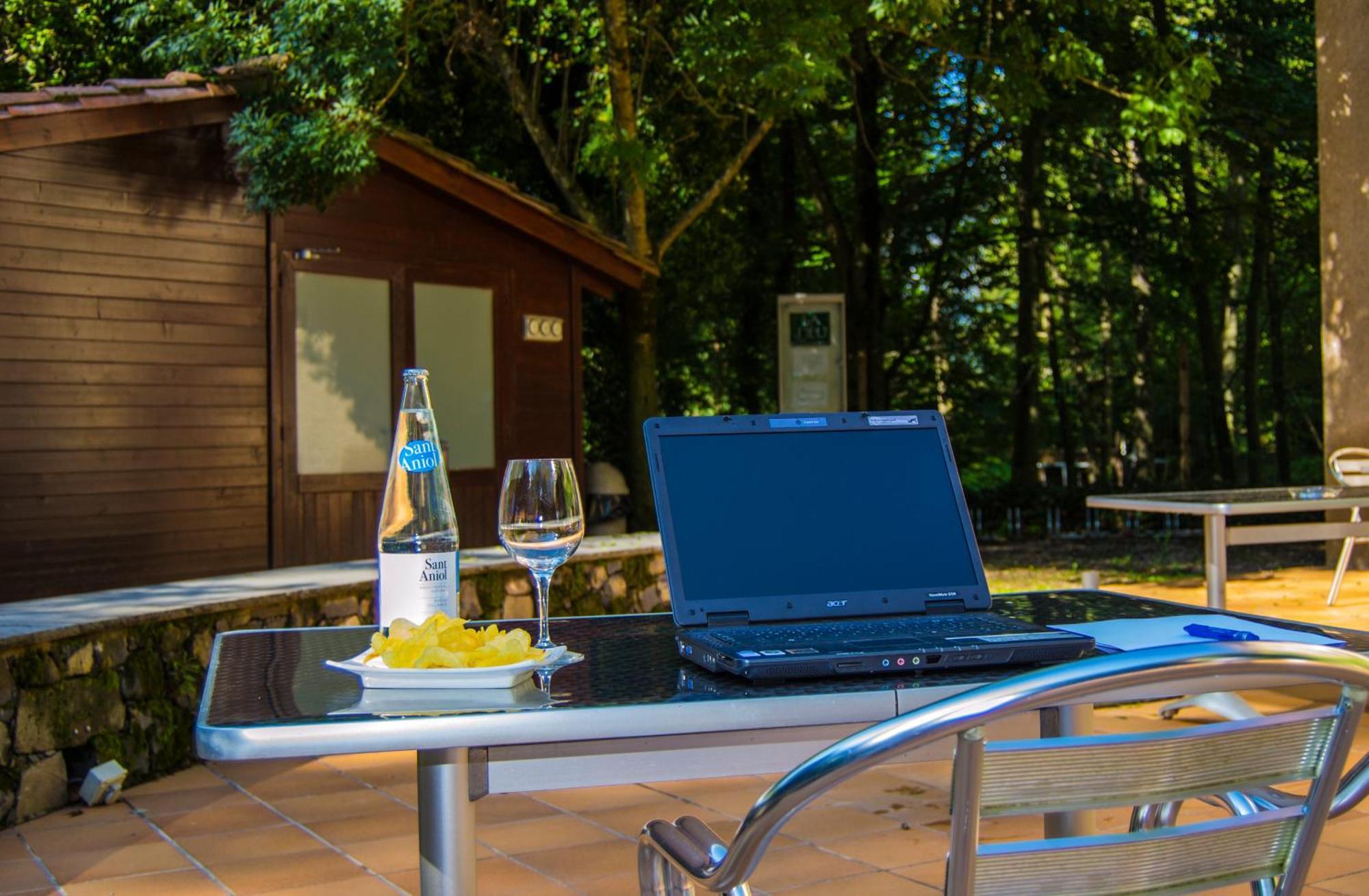Hotel Can Blanc Olot Dış mekan fotoğraf